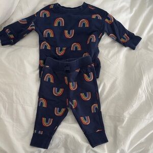 Hanna Andersson Navy Rainbow Baby Outfit, 6-12 mos